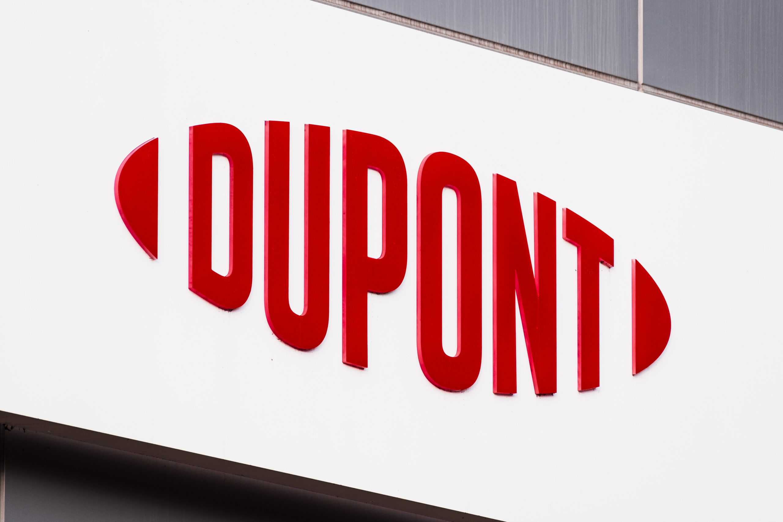 unpaid-pre-shift-work-overtime-lawsuit-filed-against-dupont